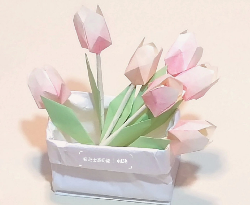 南宁花艺培训学校：纸折郁金香教程