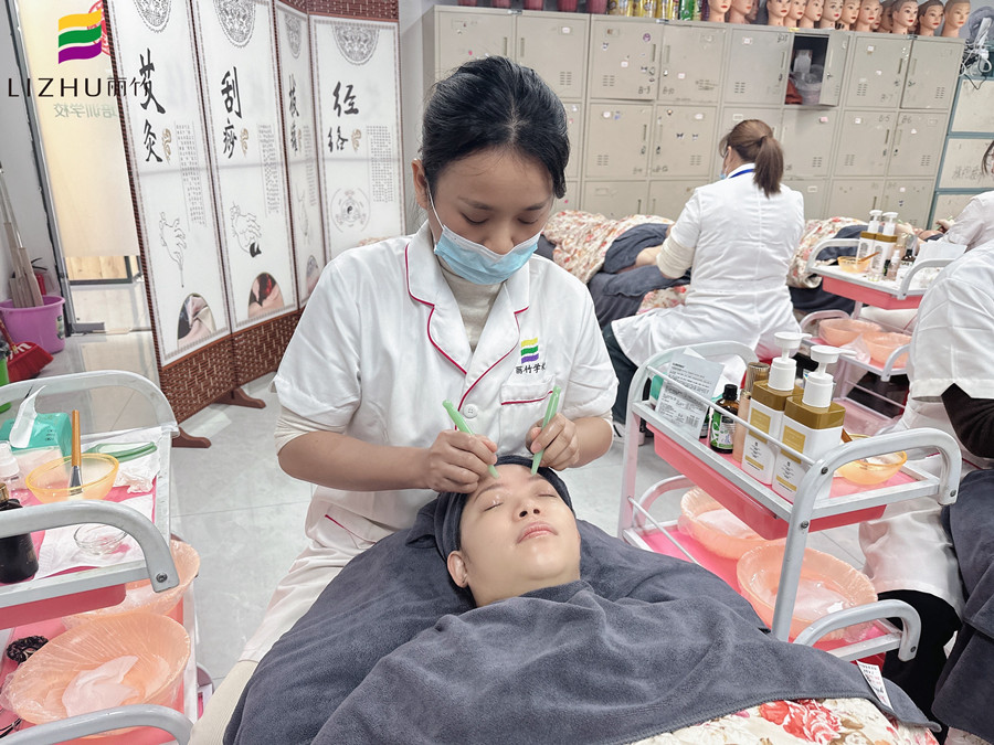 什么是拨筋？广西美容手法实训