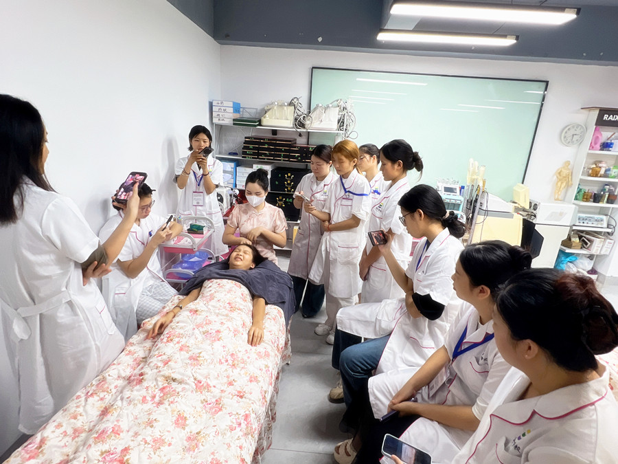 美容新手入门：头部按摩课堂花絮