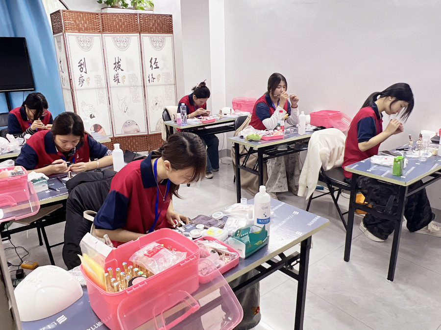 南宁美甲进修班毕业模拟考