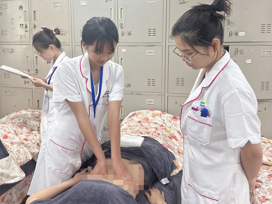 新手揉按腹部如何发力？广西美容美体教程