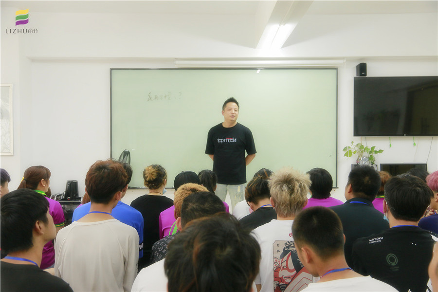 伯爵护肤造型连锁机构就业宣讲会来了
