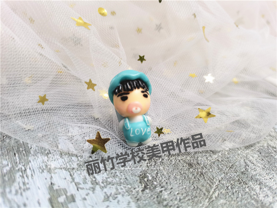 南宁美甲学校：不一样的雕花美甲