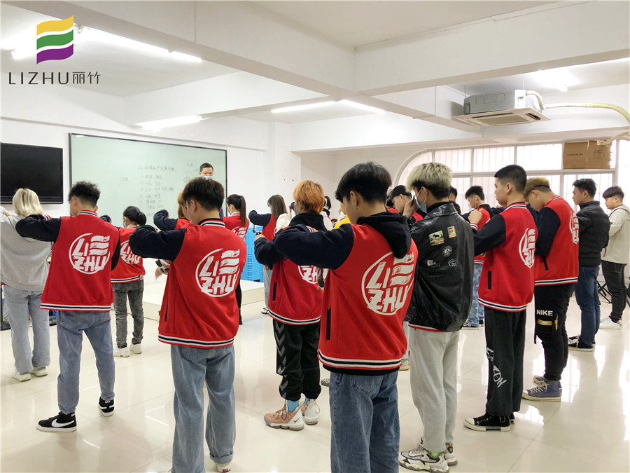 美发师如何提高自己的美发技术