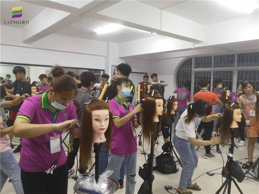 广西美发师学什么？电棒使用技巧了解下