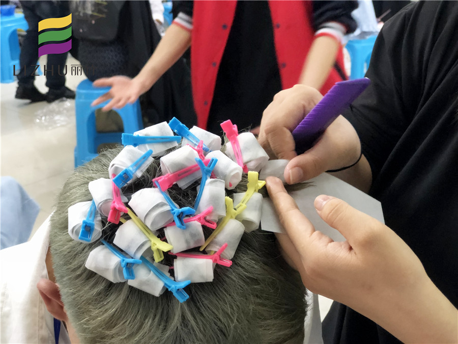 南宁美发培训课堂：什么是“烟花烫”