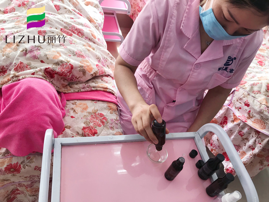 和南宁美容学校一起去认识精油