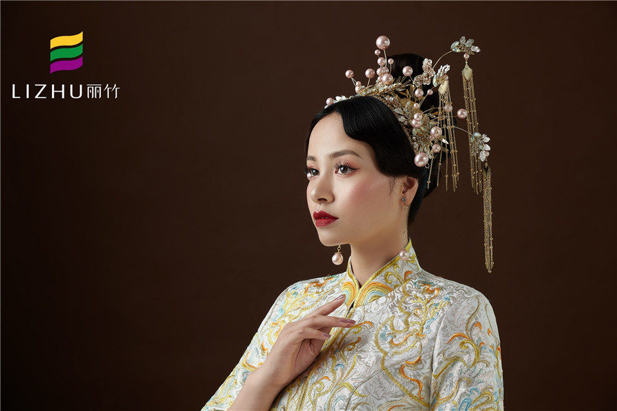 南宁专业化妆培训作品：中式新娘造型