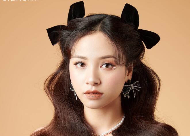 广西专业学校彩妆作品：甜美公主造型