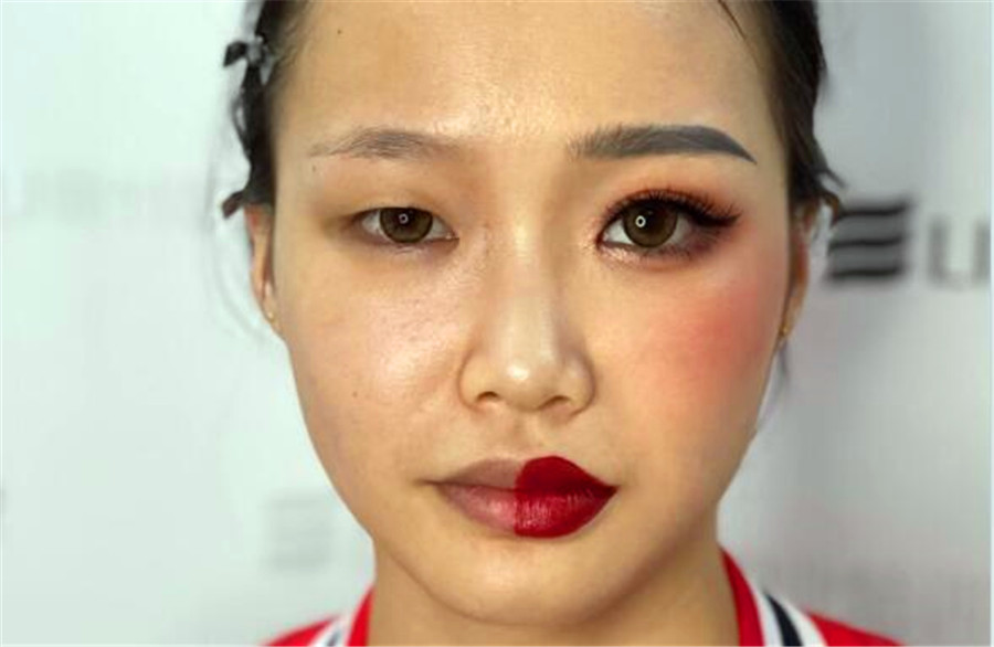广西专业化妆课堂：妆前 V S妆后