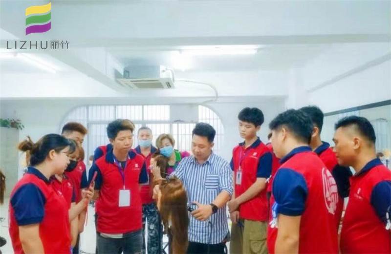 南宁学美发哪家好？看看丽竹火爆开班的程度就知道啦