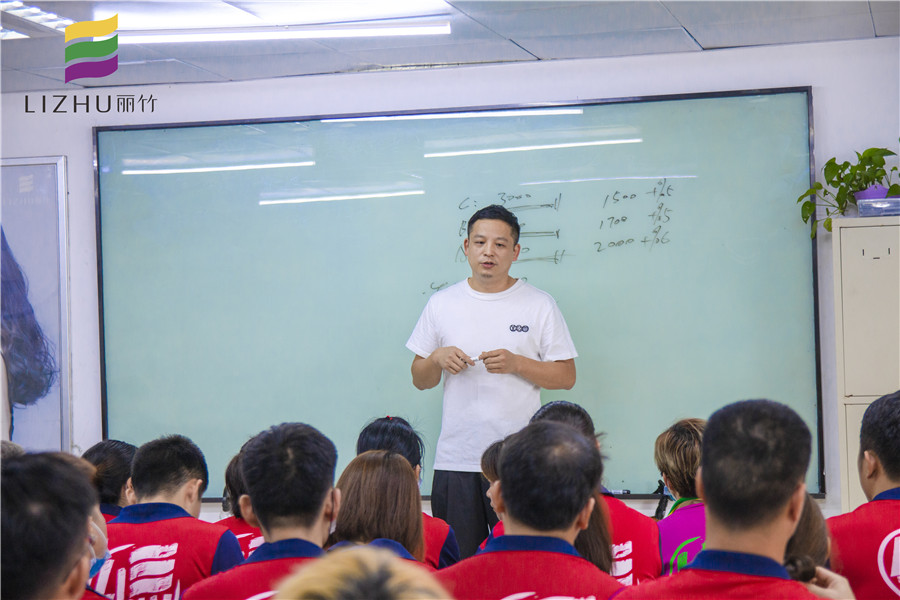 广西美发学校就业宣讲会：伯爵护肤连锁机构专场