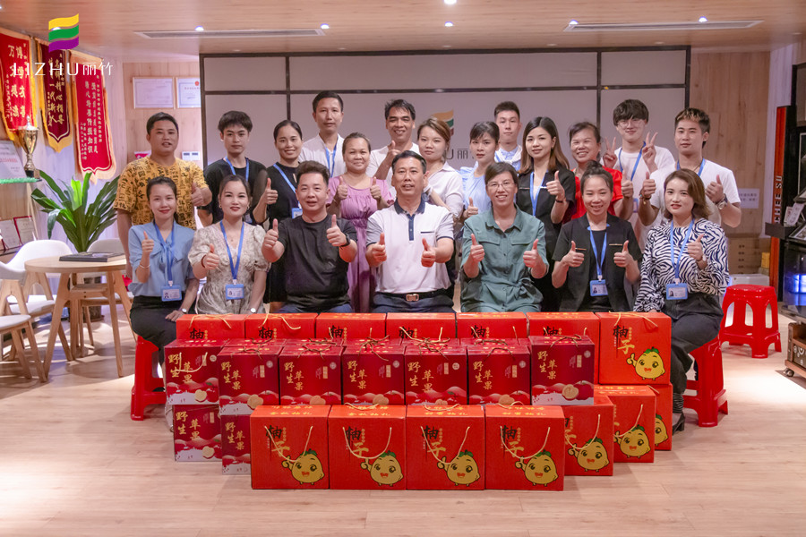丽竹学校中秋祝福：团团圆圆，其乐融融