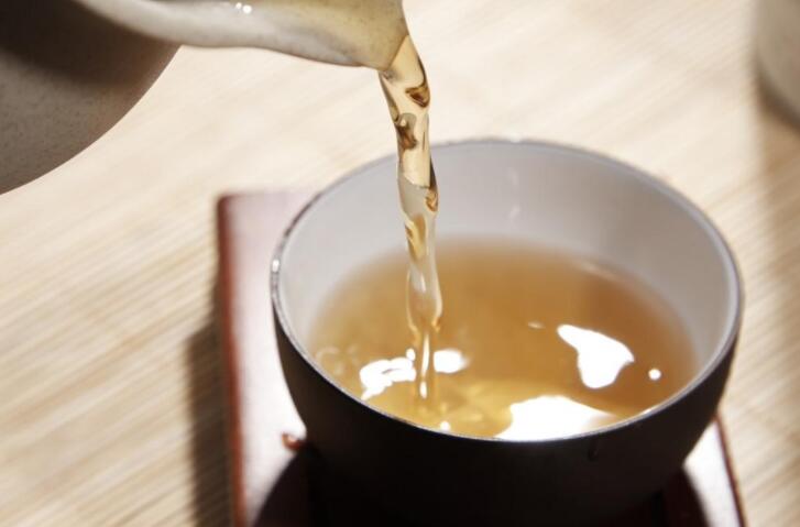 想喝茶养生？南宁美容学校提醒你4个注意事项