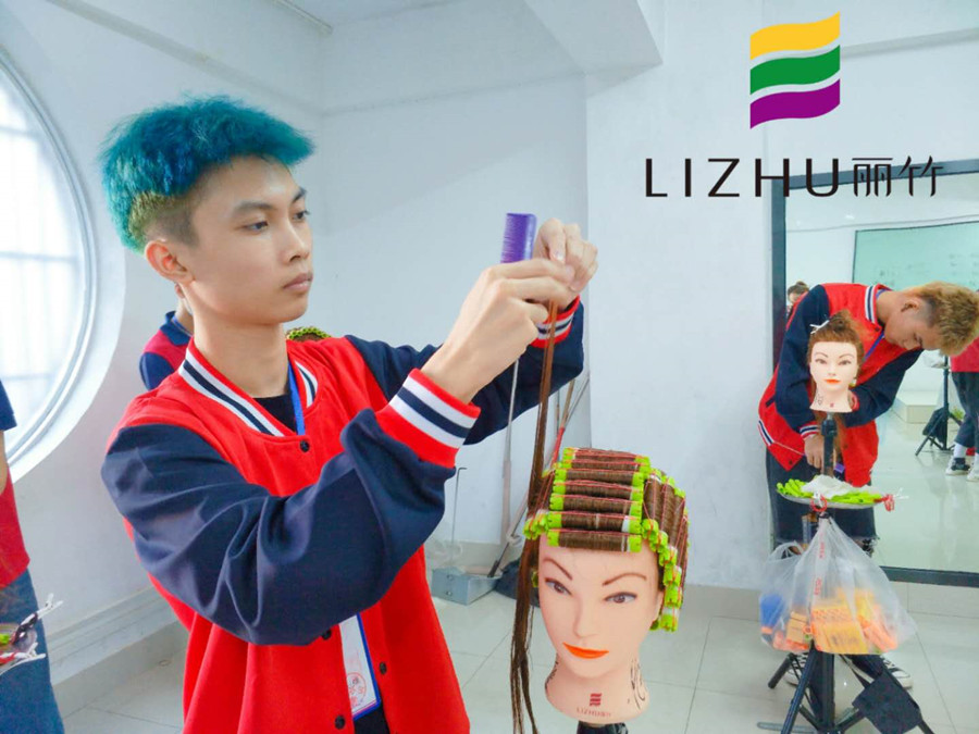 南宁学烫染知识分享：美发标准杠使用技巧