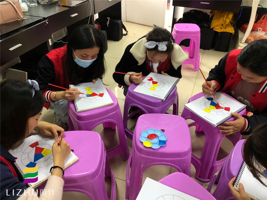 化妆色彩怎么学？南宁有实力的化妆学校这样教
