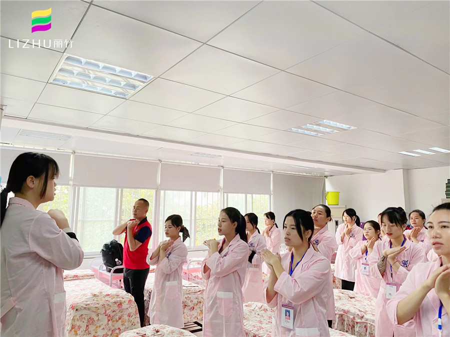 美容师锻炼手操的方法，南宁美容课程分享