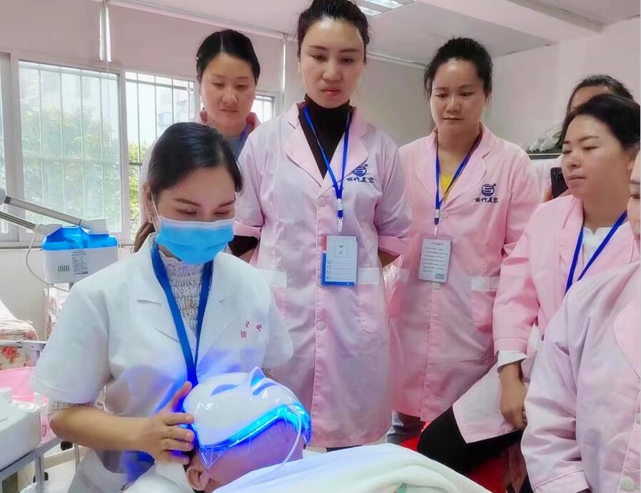 如何使用美容仪器小气泡？南宁美容培训班教你方法