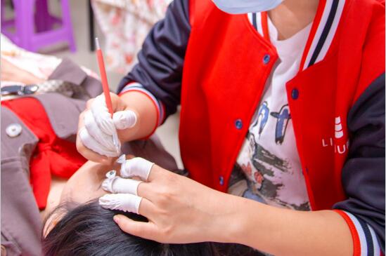 如何选择纹绣色乳？南宁纹绣培训学校手把手教你