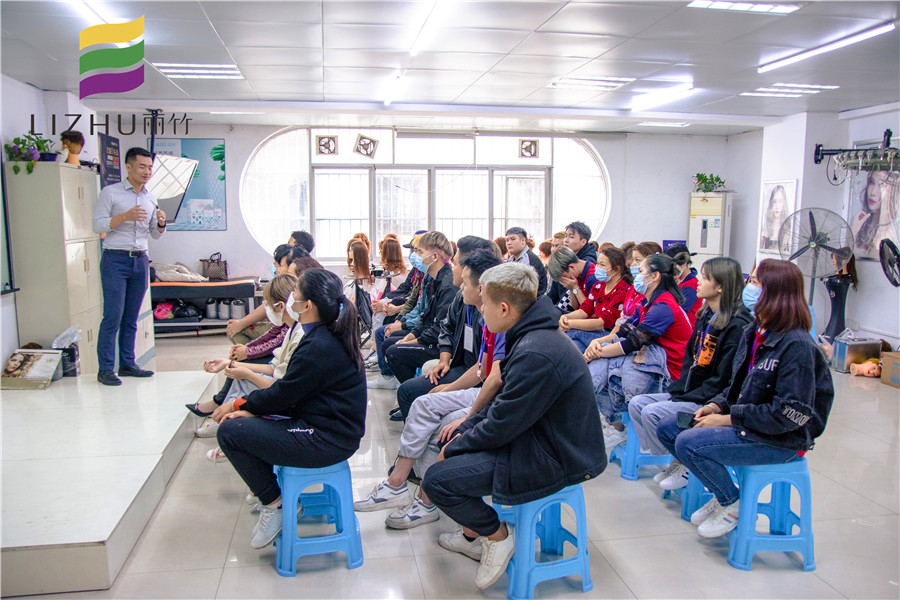 广西学美发好找工作吗？来看丽竹学校就业宣讲会