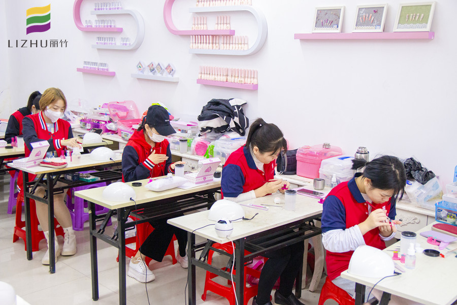广西南宁美甲学校课堂：认识美甲种类