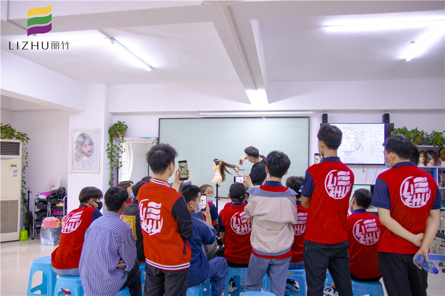 这些人不要剪“初恋头”| 南宁学习发型修剪推荐