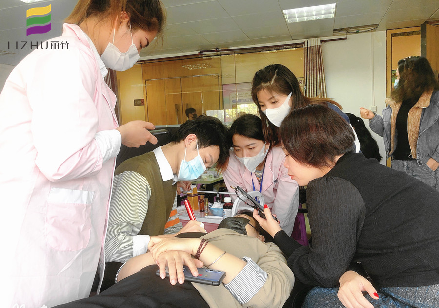 广西纹绣学校教你如何完成高质量的纹绣作品