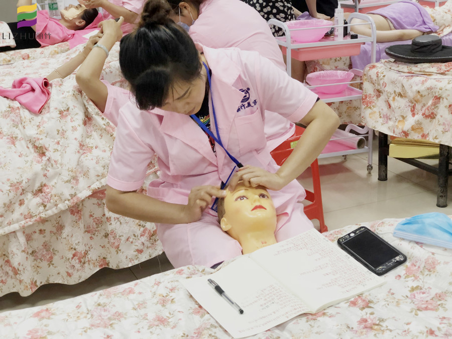 面部穴位认识 ，南宁美容基础学习
