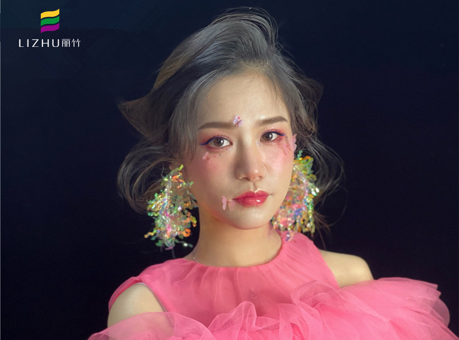 新娘桃花妆造型，告诉你学新娘妆到哪里学