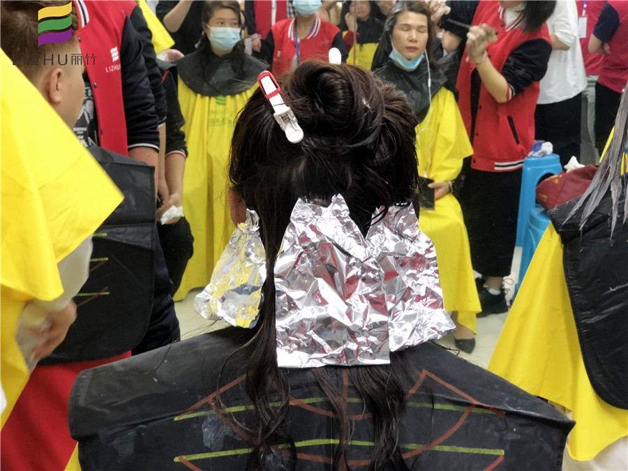 锡纸烫发能保持多久？南宁烫染一对一教学给你专业技术