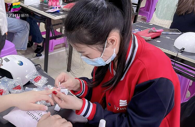 半贴甲片怎么贴？学美甲理论知识分享