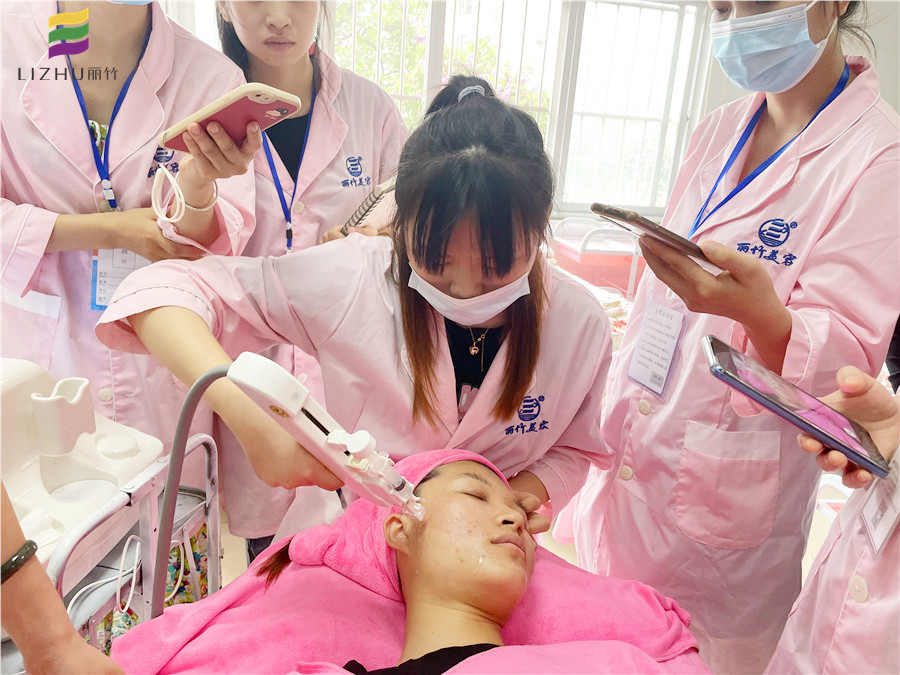 美容仪器教学：水光注射的好处