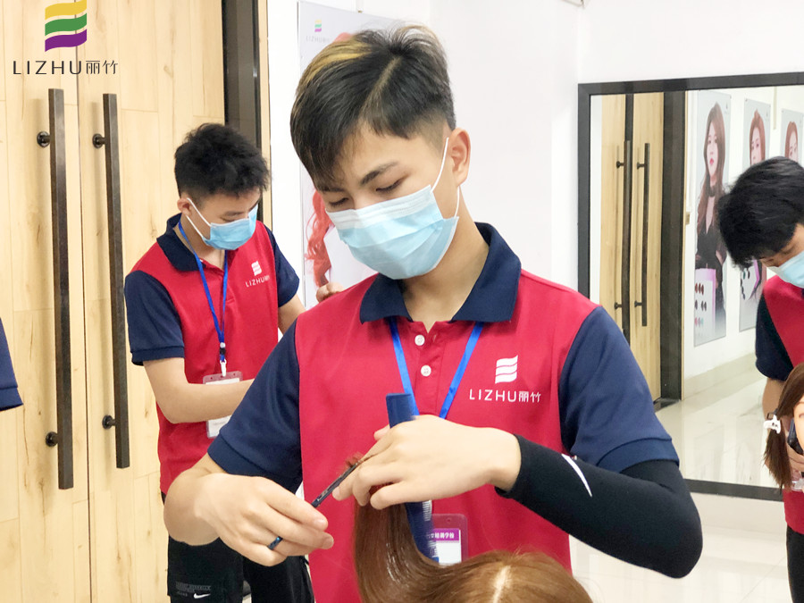 美发中工技师的考核标准，南宁市职业技能鉴定培训机构