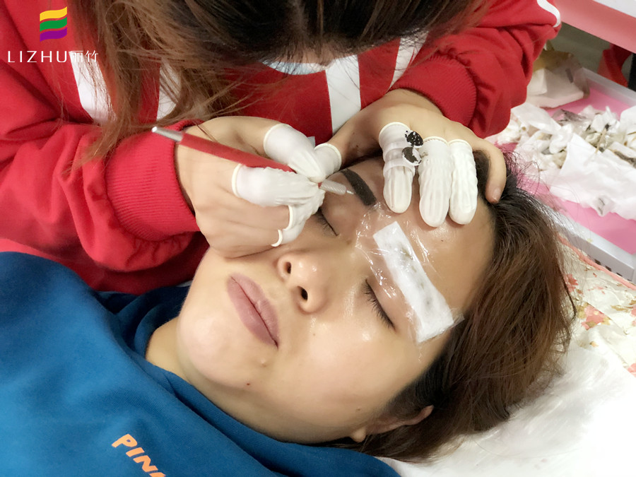纹眉快速消肿的方法，南宁纹绣眉眼唇培训分享