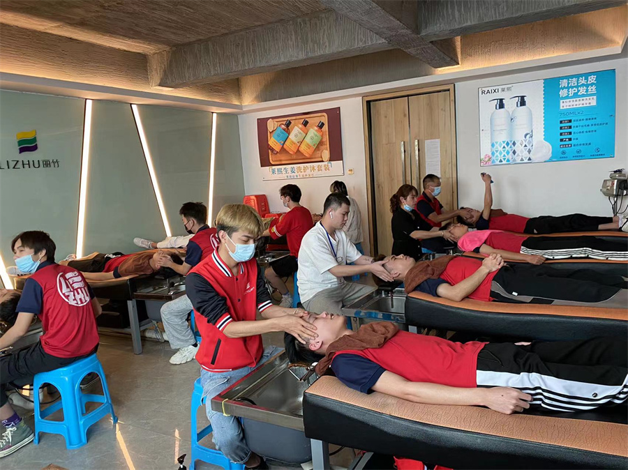 广西泰式洗头培训班：泰式头按摩手法