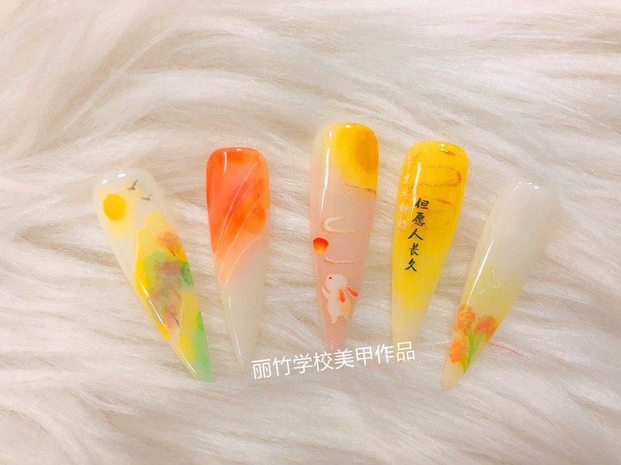 美甲的甲面不亮？南宁丽竹美甲学校教你处理