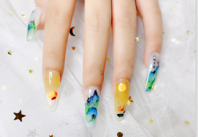 水墨山水美甲 ，广西美甲学校彩绘美甲作品