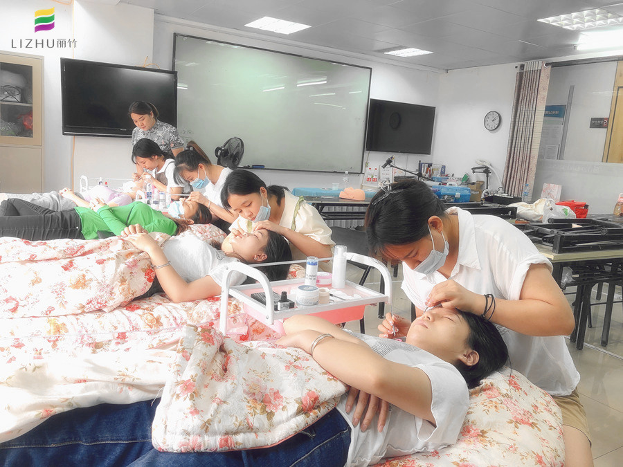 学美睫一般要多久学会？南宁学美睫要多少钱