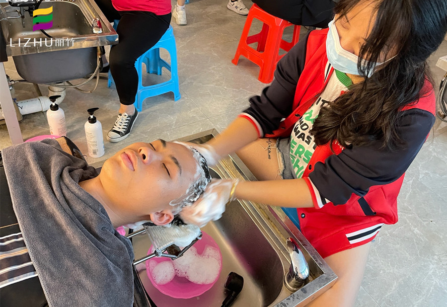 如何正确使用护发素？南宁美发基础班教学内容