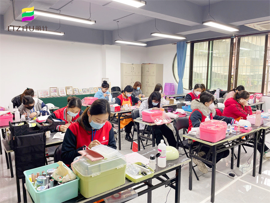 丽竹美甲学校学员爆满，专业教学的实力认证
