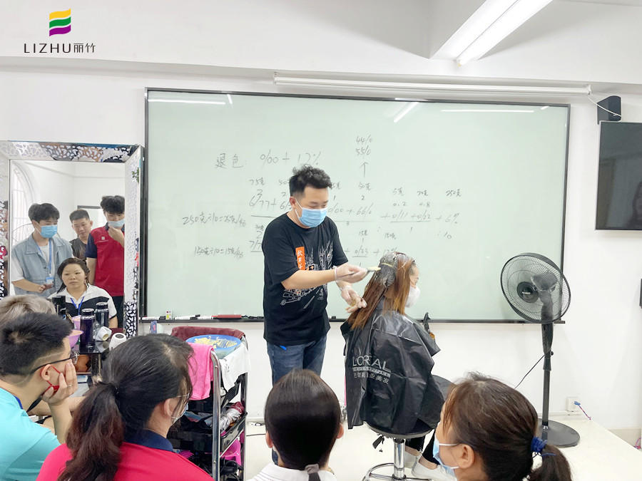烫染基本理论知识：染发前的注意技巧 