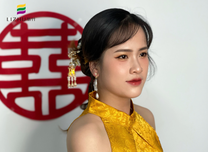 新中式晨袍造型 | 南宁新娘化妆造型学校作品