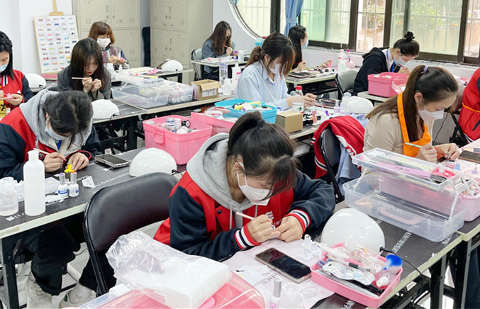 广西培训职业美甲师 | 广西专业美甲学校