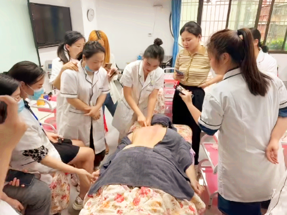 广西美容美体学校：适合拔罐的时间