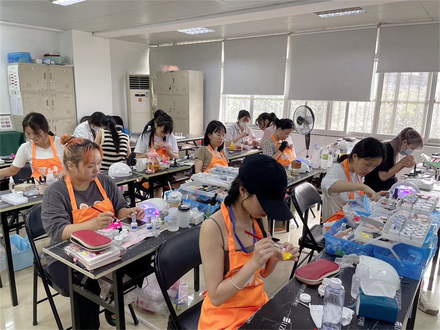 南宁美甲学校-丽竹美甲学校毕业考核