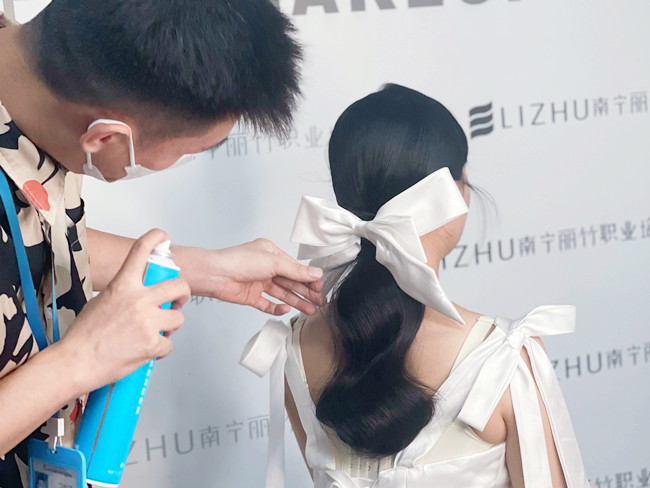 简约韩式新娘手法要点概述，广西化妆学校教学笔记