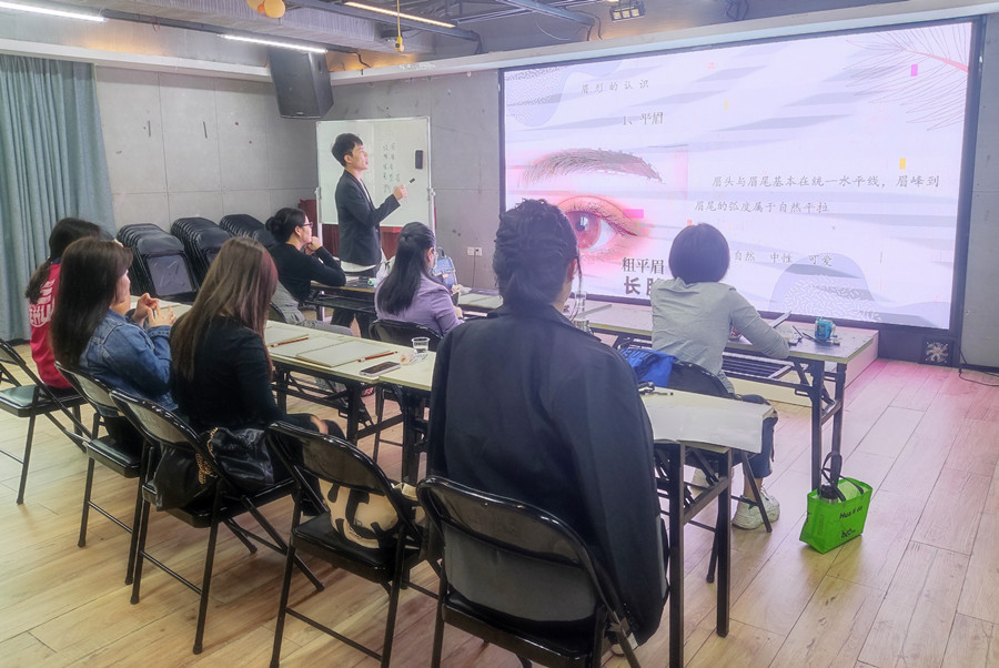 丽竹纹绣造型全能大师班10月11日正式开班