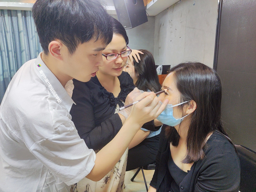 走进南宁眉眼唇实操教学的课堂