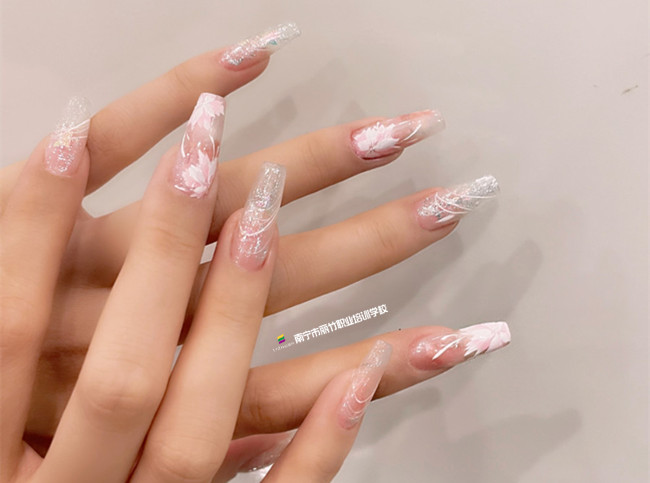 南宁美甲师进修班作品：花卉美甲款式