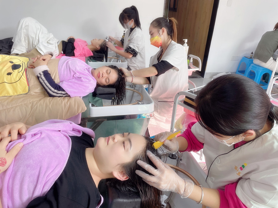 南宁头疗师：为什么越来越多人学头疗养发？
